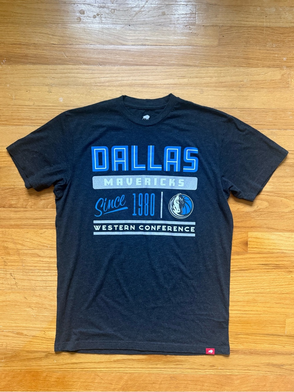 Sportiqe Dallas Mavericks t-shirt